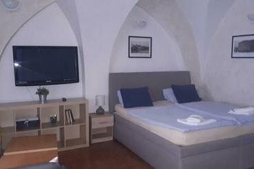پانسیون Penzion A Restaurace Modrá Růže Tábor