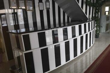 Yukselen Otel