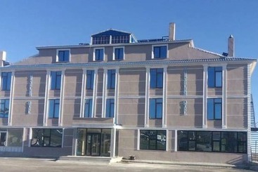 Yukselen Otel