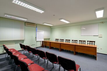 Azimut Hotel Mirniy