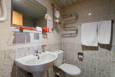 Azimut Hotel Mirniy