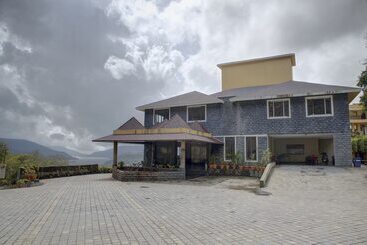 هتل Antariksh Retreat