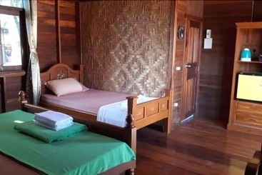 هتل Baan Lee Bungalows