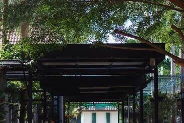 هتل Baan Suan Resort Juree Punsuk
