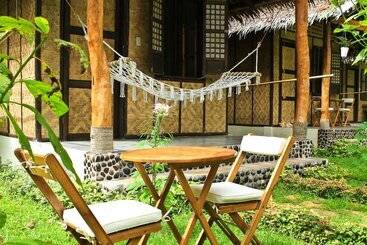 پانسیون Fox & The Firefly Cottages