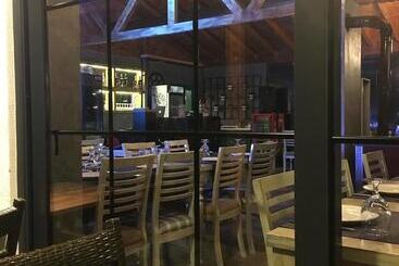 Akamoy Boztepe Otel & Restorant
