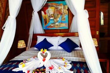مبيت وإفطار The Sandat Bungalow