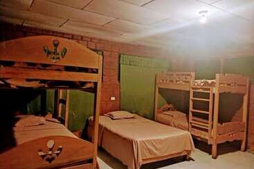 هتل Amazon Queen Lodge