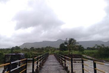 هتل Megh Malhar Agro Tourism