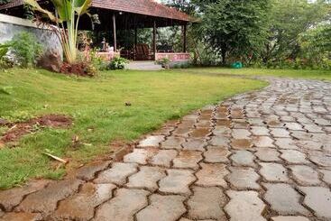 هتل Megh Malhar Agro Tourism