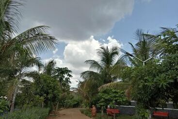 هتل Megh Malhar Agro Tourism