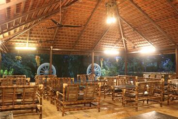 هتل Megh Malhar Agro Tourism