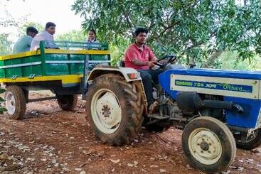 هتل Megh Malhar Agro Tourism