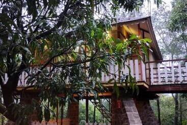 هتل Megh Malhar Agro Tourism