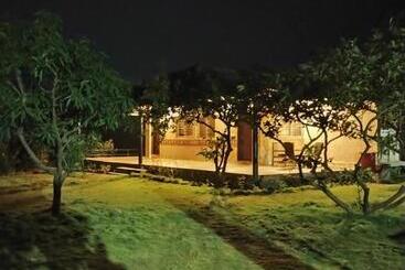 هتل Megh Malhar Agro Tourism