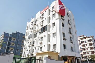 هتل Oyo Living 26804 Luxurious Studio Rooms