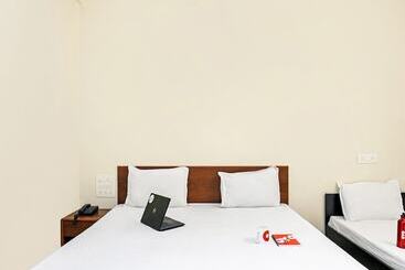 هتل Oyo Living 26804 Luxurious Studio Rooms