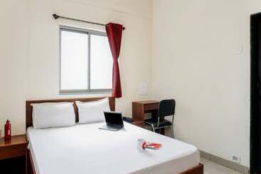 هتل Oyo Living 26804 Luxurious Studio Rooms