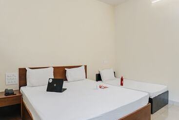 هتل Oyo Living 26804 Luxurious Studio Rooms