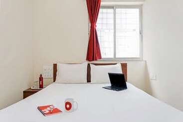 هتل Oyo Living 26804 Luxurious Studio Rooms