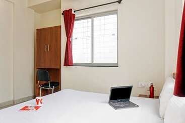 هتل Oyo Living 26804 Luxurious Studio Rooms