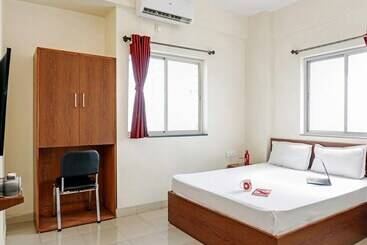 هتل Oyo Living 26804 Luxurious Studio Rooms