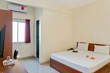 هتل Oyo Living 26804 Luxurious Studio Rooms