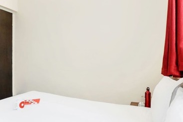 هتل Oyo Living 26804 Luxurious Studio Rooms