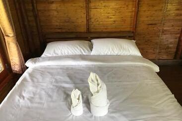هتل Pru Valley Thaley Tai Resort