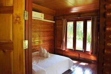 هتل Pru Valley Thaley Tai Resort