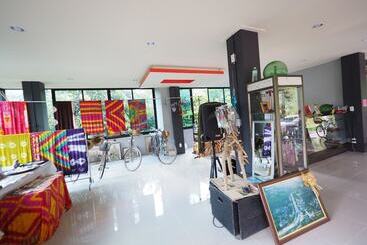 هتل Wang Tey Homestay Khiri Wong