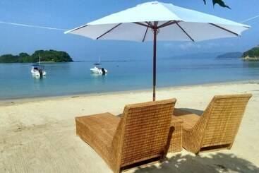 پانسیون Acuario Beach Inn