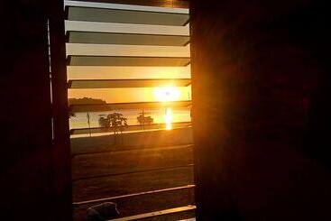 پانسیون Acuario Beach Inn
