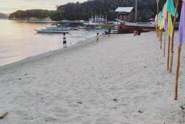 پانسیون Acuario Beach Inn