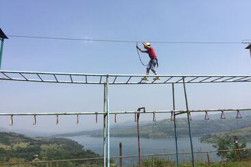 استراحتگاه Adventure Maval