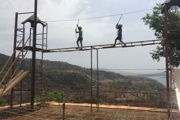 استراحتگاه Adventure Maval