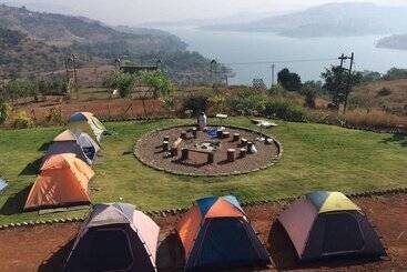 استراحتگاه Adventure Maval