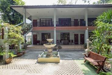 هتل Saikaew Villa 65