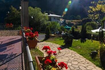 Aparthotel Sarrato