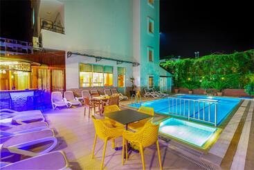 هتل Alanya Beach