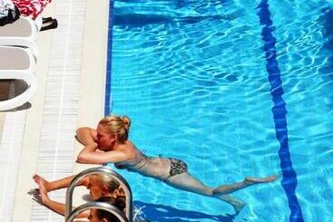 هتل Alanya Beach