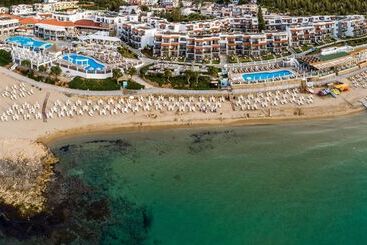 Alexander Beach Hotel & Village Resort
