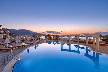 Alexander Beach Hotel & Village Resort