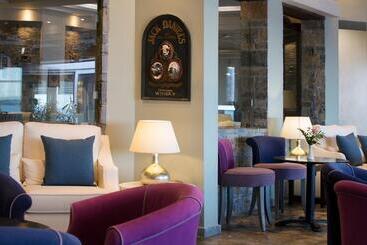 Alexander Beach Hotel & Village Resort