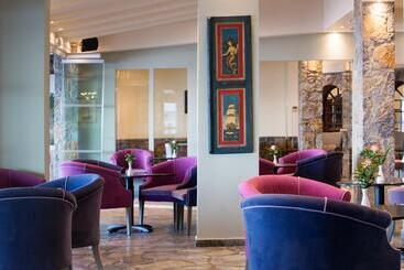 Alexander Beach Hotel & Village Resort