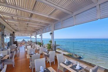 Alexander Beach Hotel & Village Resort