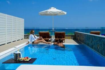 Alexander Beach Hotel & Village Resort