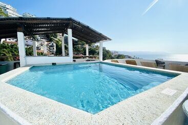 هتل Amaca Puerto Vallarta  Adults Only