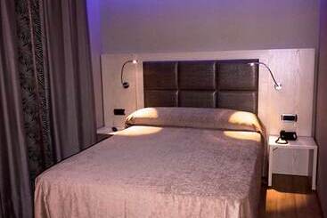 هتل Barcelona House