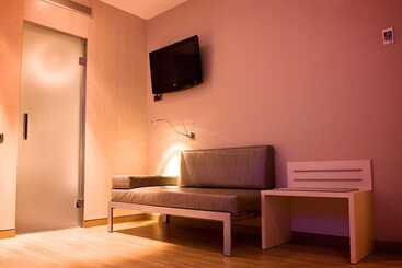 هتل Barcelona House